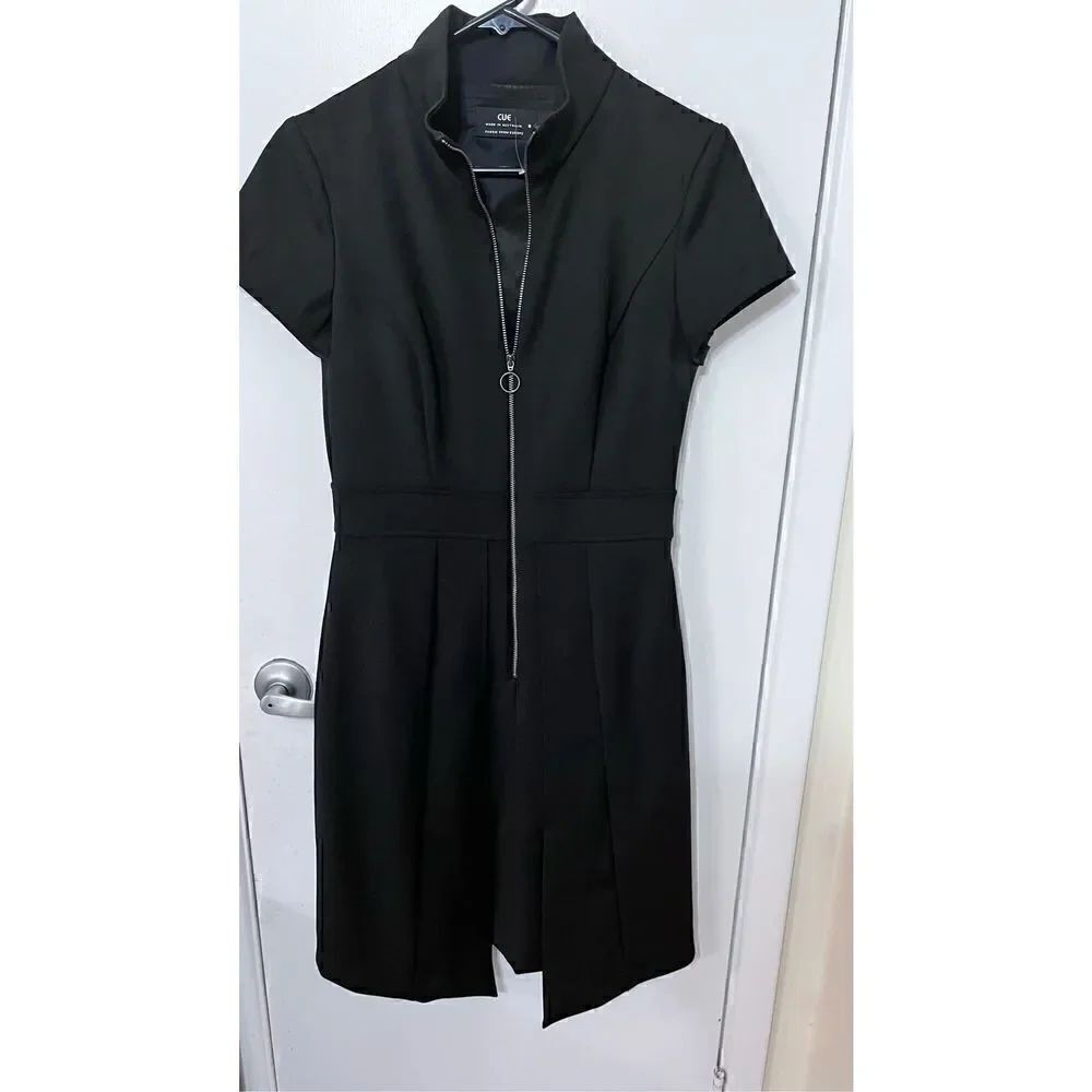 Cue Women's Mock Neck Short Sleeve Lined Zip Front A-Line Dress Black Size 8
